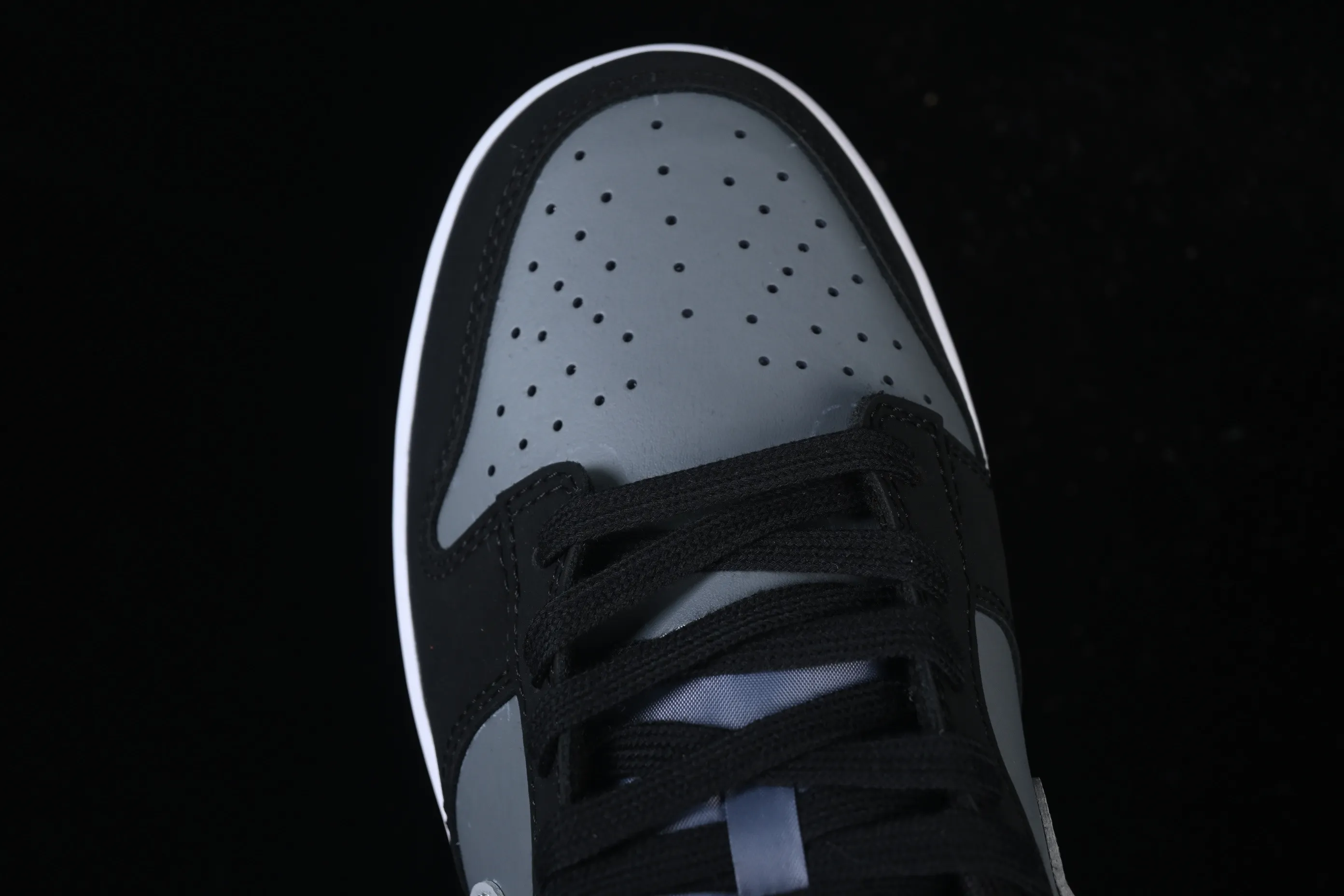 All categories Nk SB Dunk series Nk SB Dunk Low low-top sneakers Nike SB Dunk Low black gray low-top casual sneakers IB3079-001
